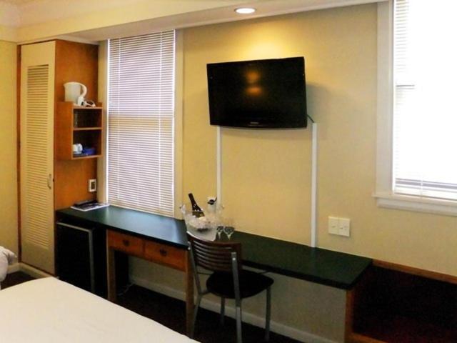 The Cobb Hotel Palmerston North Room photo